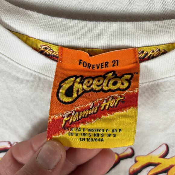Forever 21 Shirt Womens Small White Cheetos Flamin' Hot Graphic Crop Tee Top L/S - Picture 3 of 9